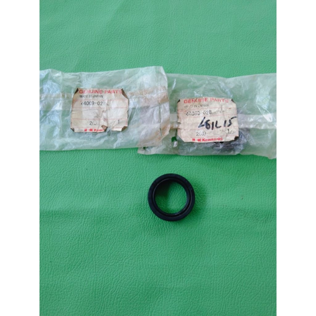 Seal sil as shockbreaker shok depan Kawasaki Binter Merzy KZ200 Platina