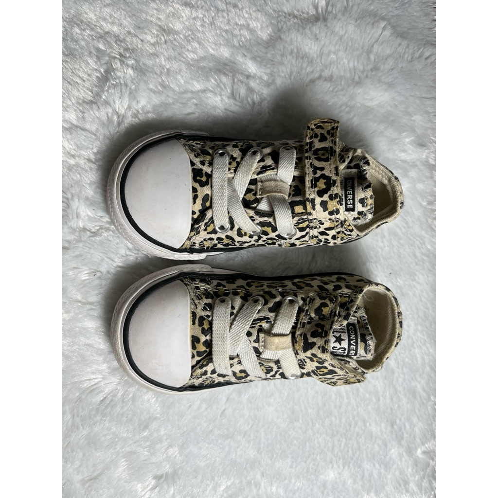 Converse leopard
