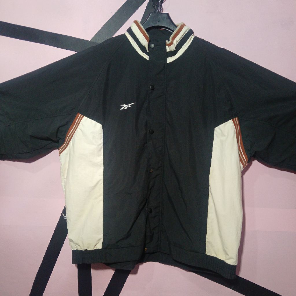 Jacket Varsity Reebok Oversize Hitam Krem Vintage Bomber Jacket Premium