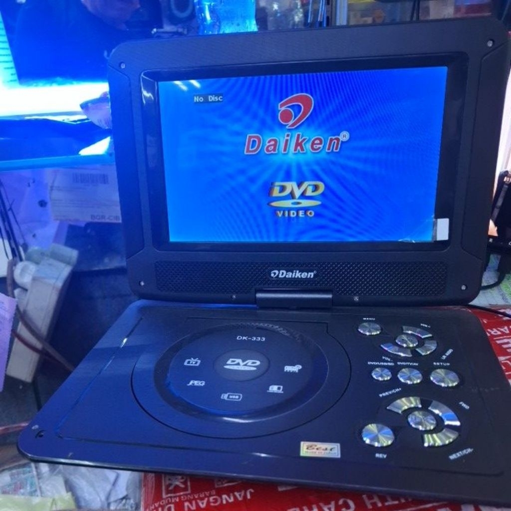 PORTABLE DVD DAIKEN 9.8"INCH VCD CD MP3 DAIKEN VCD MP3 USB TV