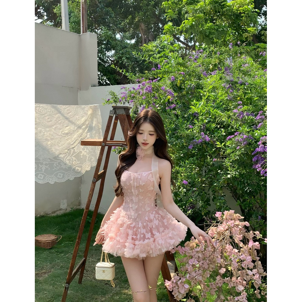 Gaun pesta pendek gaya manis tanpa tali dengan detail kupu-kupu 3D, warna pink, pinggang ramping, ro