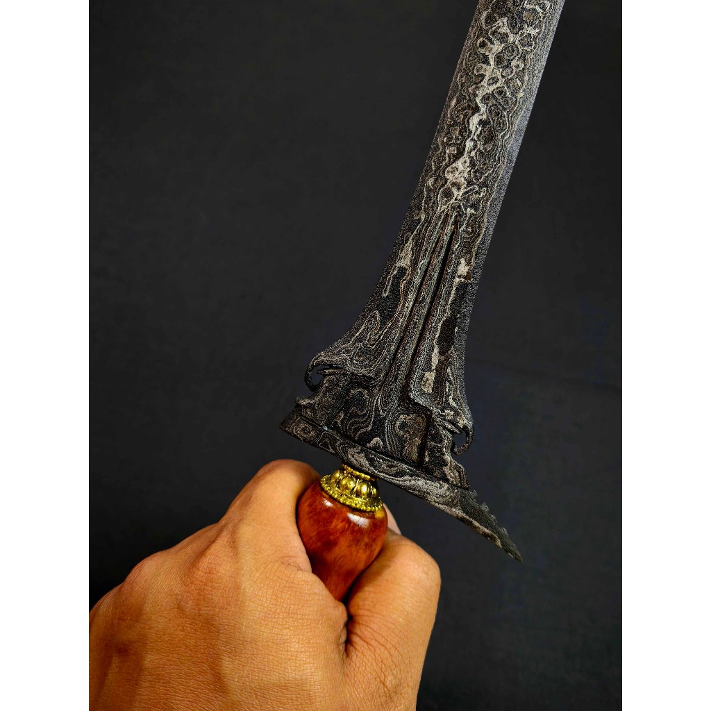 Keris Antik Karno Tinanding Pamor Tritik