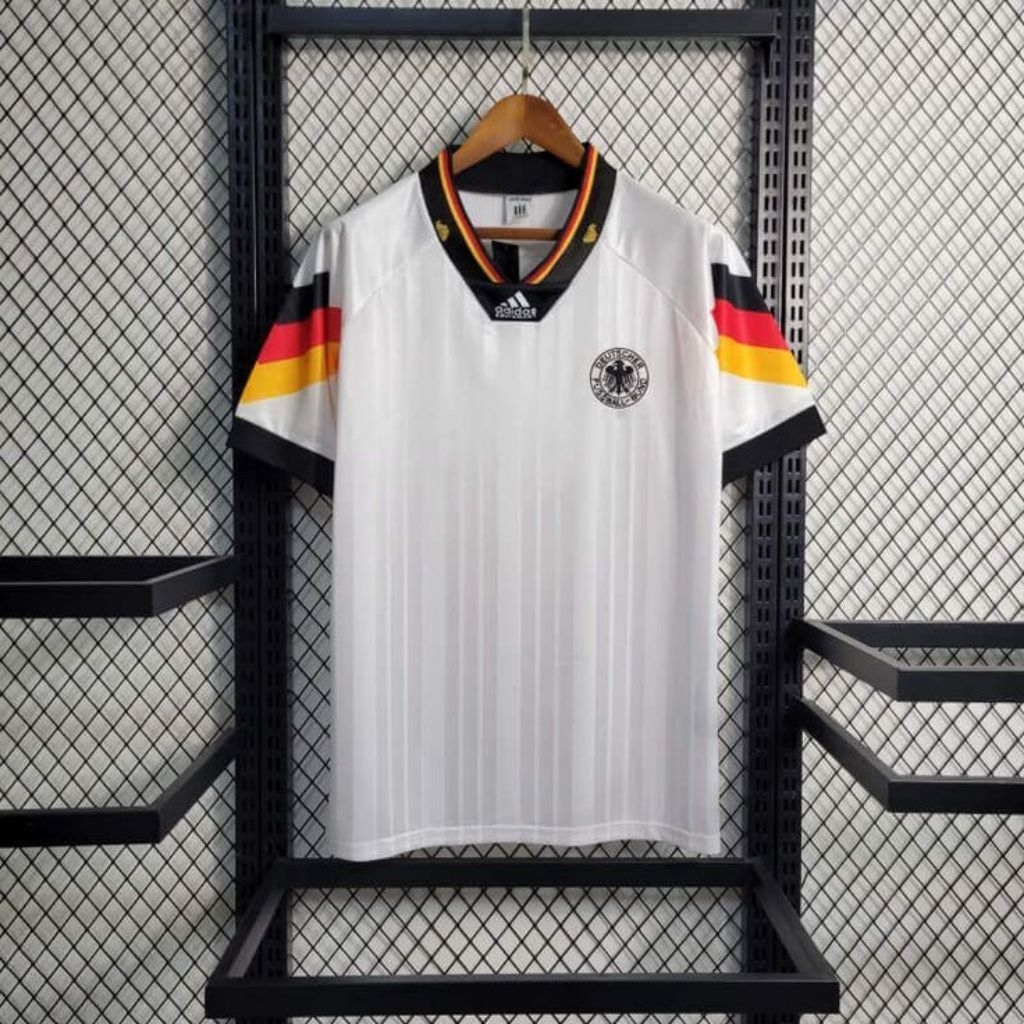 retro jersey kandang tim nasional sepak bola Jerman musim 1992. Size XXL BNWOT
