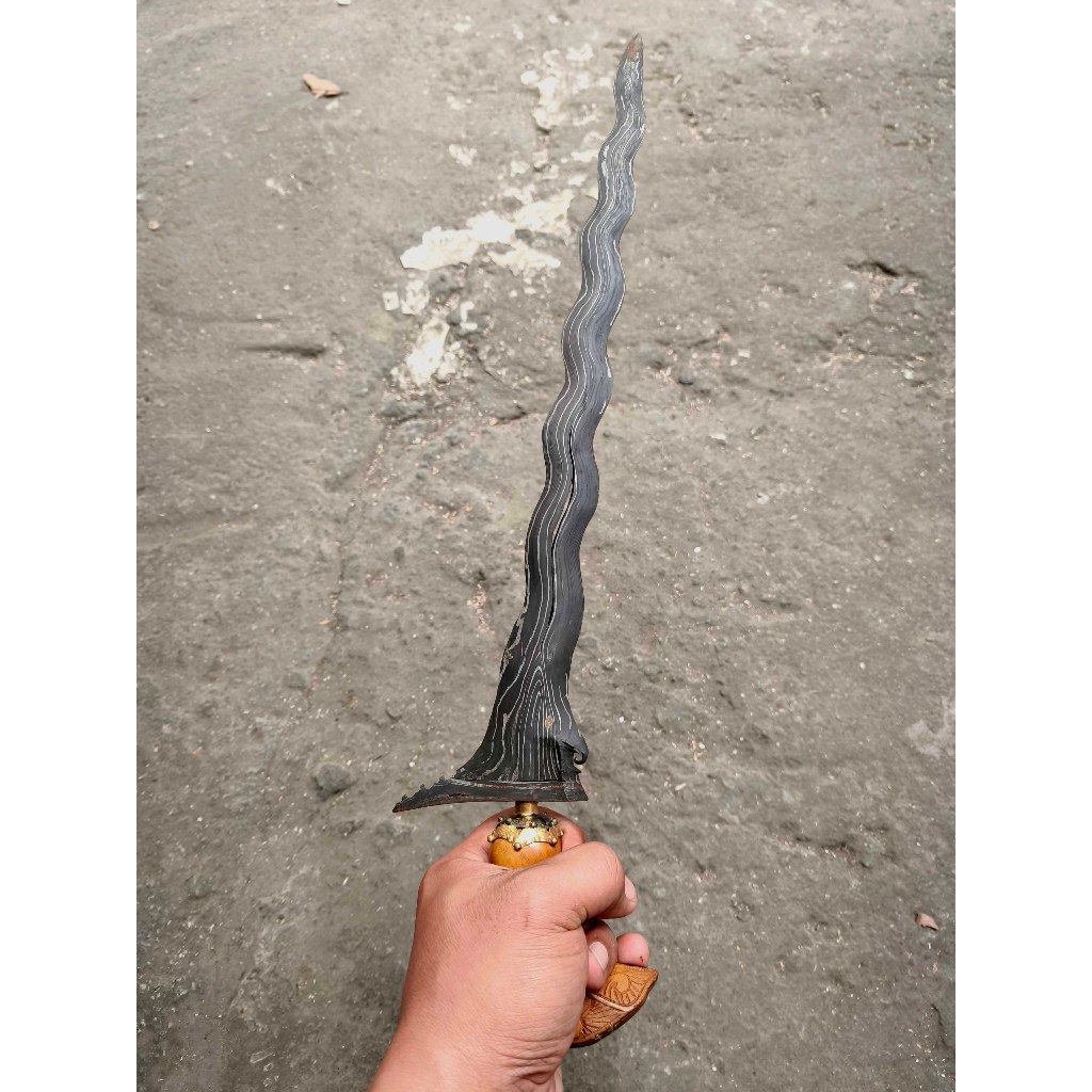 Keris Korowelang Luk 13 Pamor Ujung Gunung Bugis Melayu