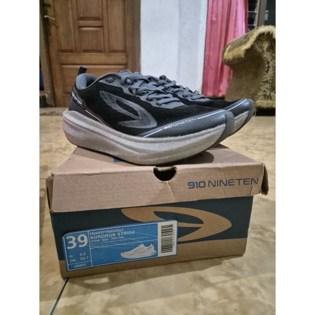 Nineten Aurorun Preloved