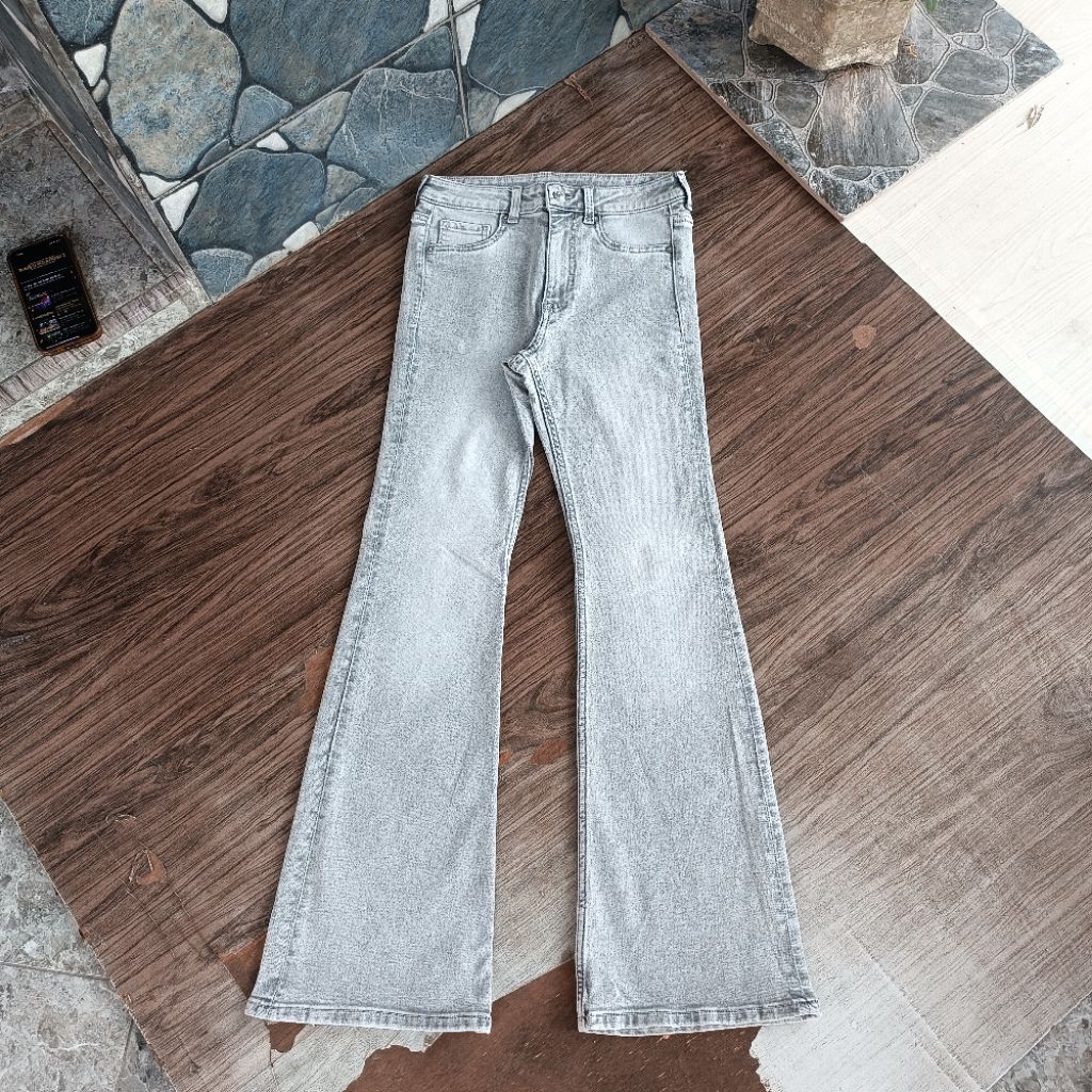 celana jeans h&m cutbray cantikk ( sz 27 perhatikan pxl)