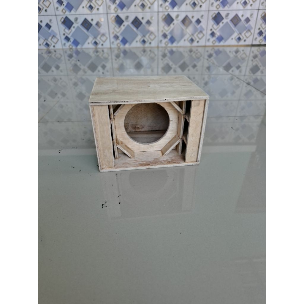 BOX SPEAKER 3 INC