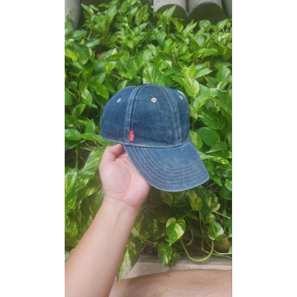 Topi bahan Denim ( jeans ) - Levis ( setelan Velcro ) ORIGINAL