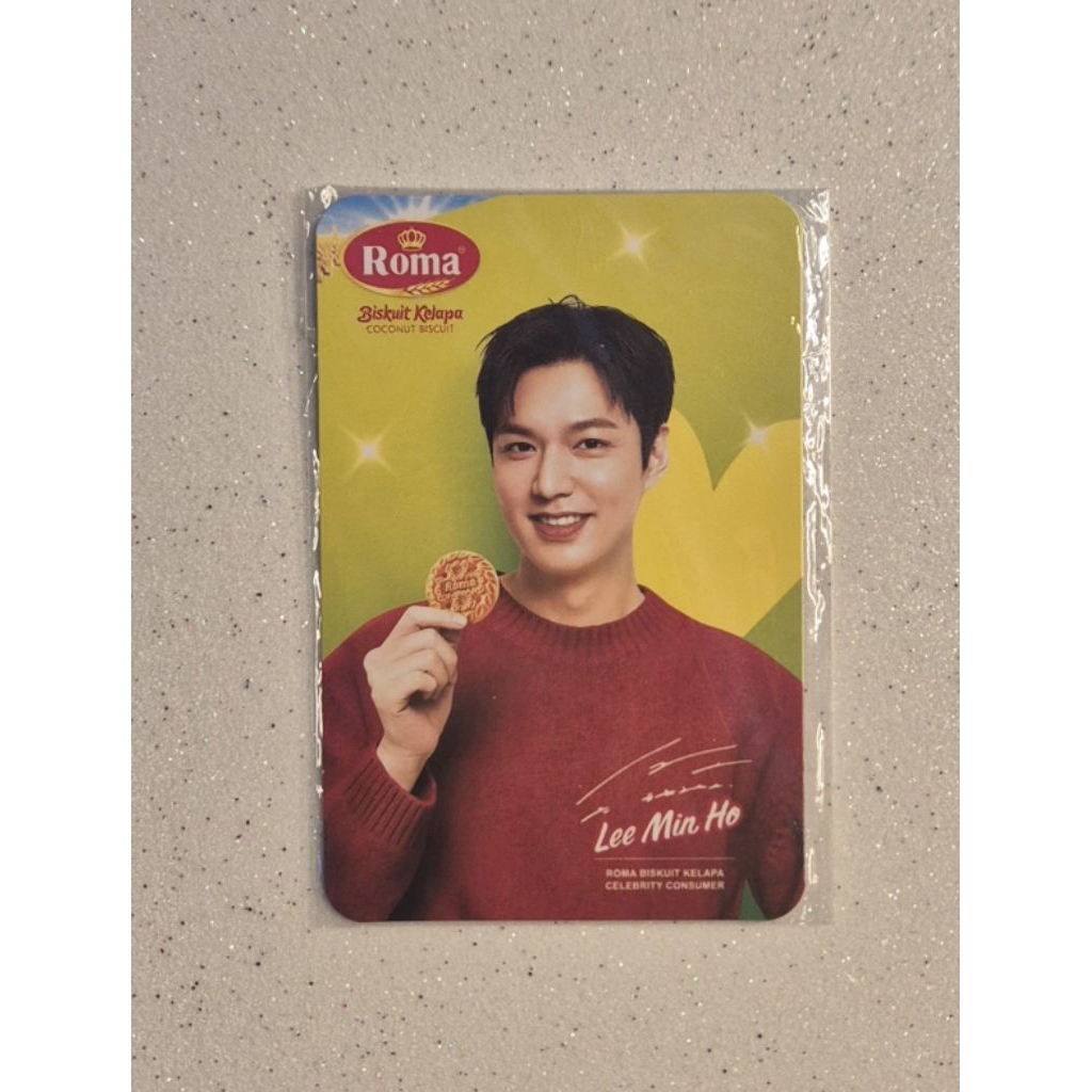 Photocard official Lee Min Ho × biskuit kelapa roma
