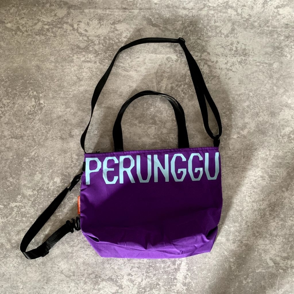 Vinyl Bag Perunggu Humblezing dan Topi Perunggu (Free Poster)