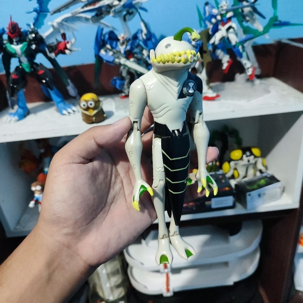 Figure BEN 10 RipJaws Alien Cartoon Network Bandai 2006 Minus