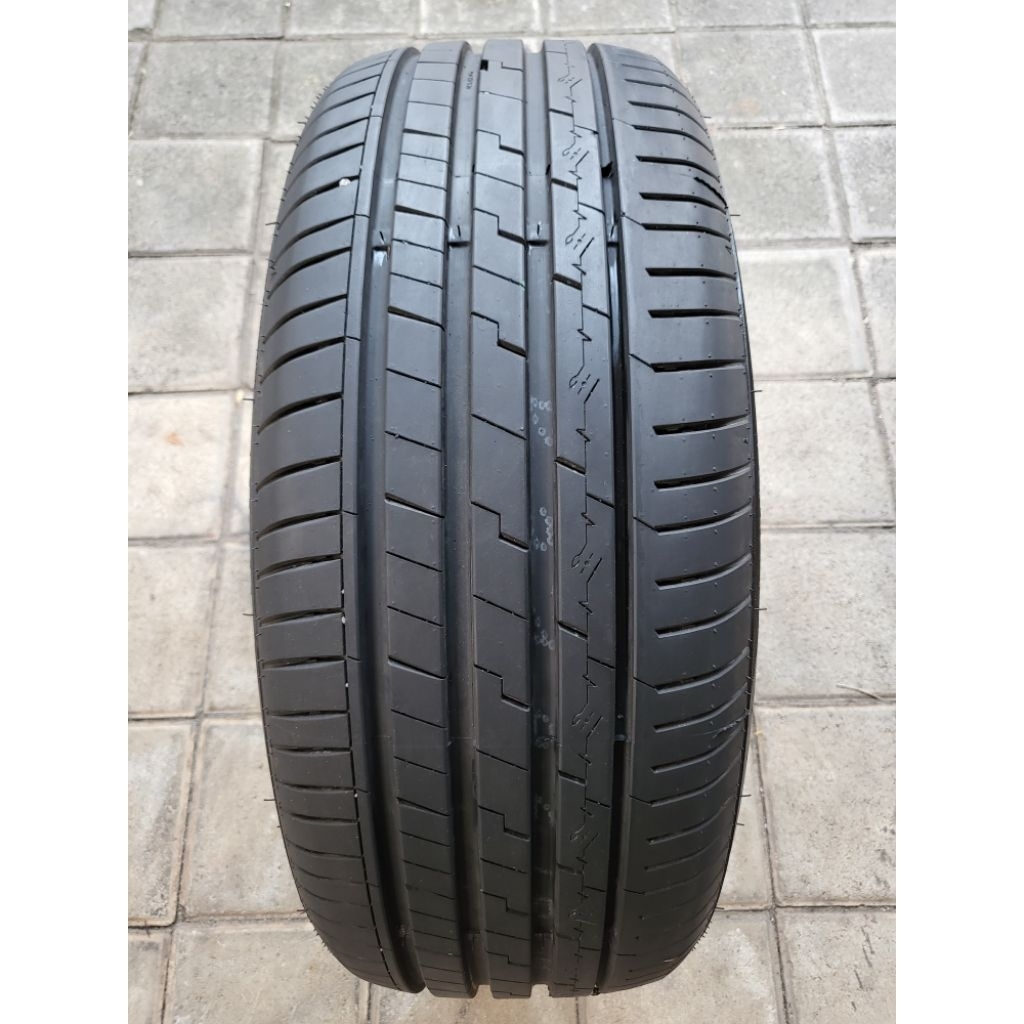 Ban 17 Inch Accelera Iota EVT 225/55 R17 Second 1pc