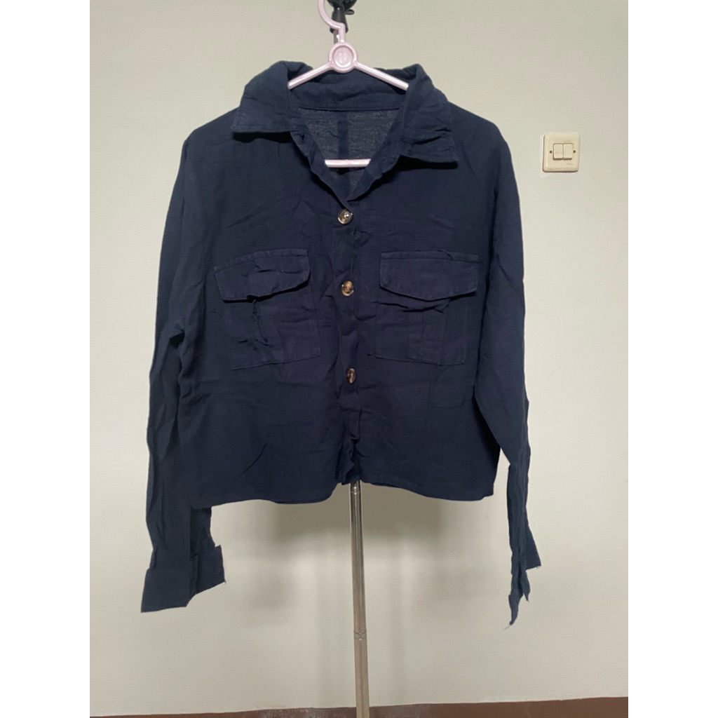 kemeja navy crop (thrift preloved)