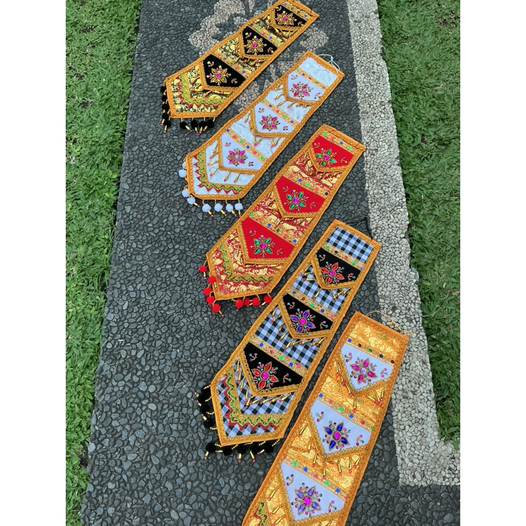 Wastra Bali Jaya PROMO Lamak Mute Tinggi 50 cm Lebar 17 cm dengan Desain Eksklusif dan Warna Cerah. 