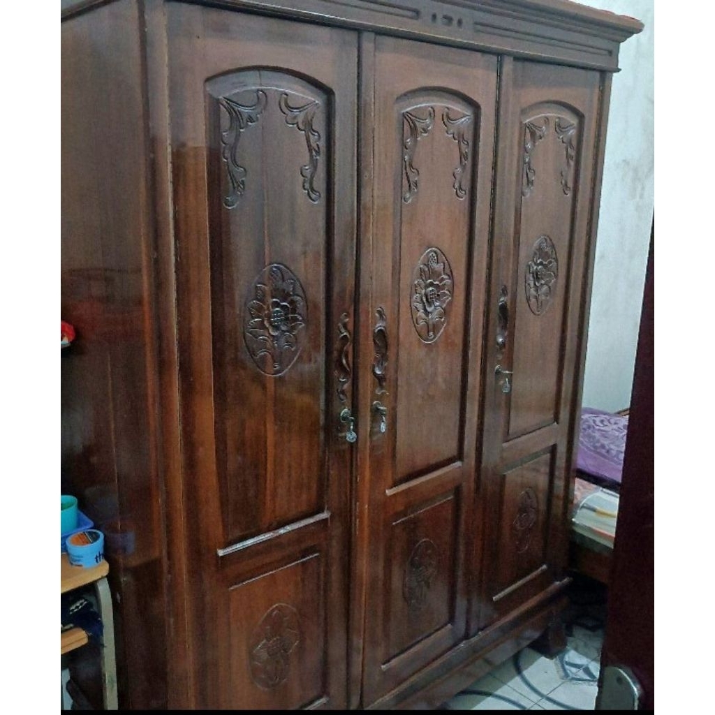 Lemari Jati 3 Pintu Bekas