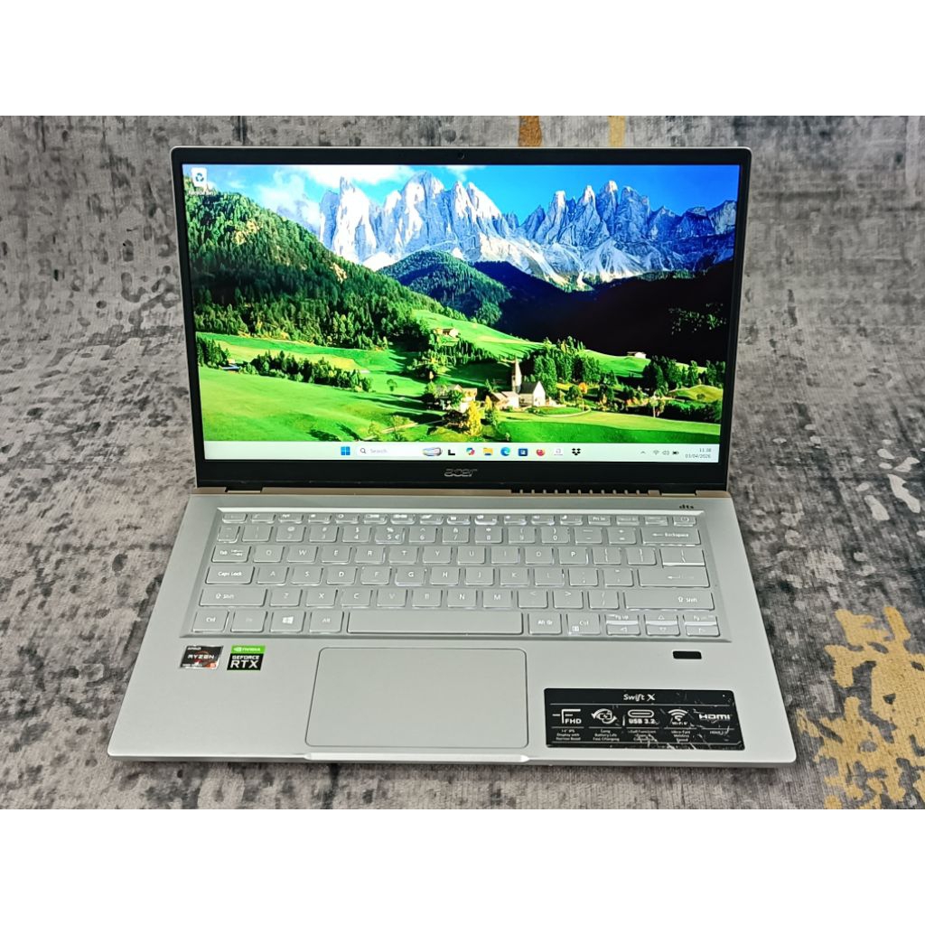 Acer Swift 14 Ryzen 5-5600U 16GB 512GB RTX 3050 4GB Full HD Like New