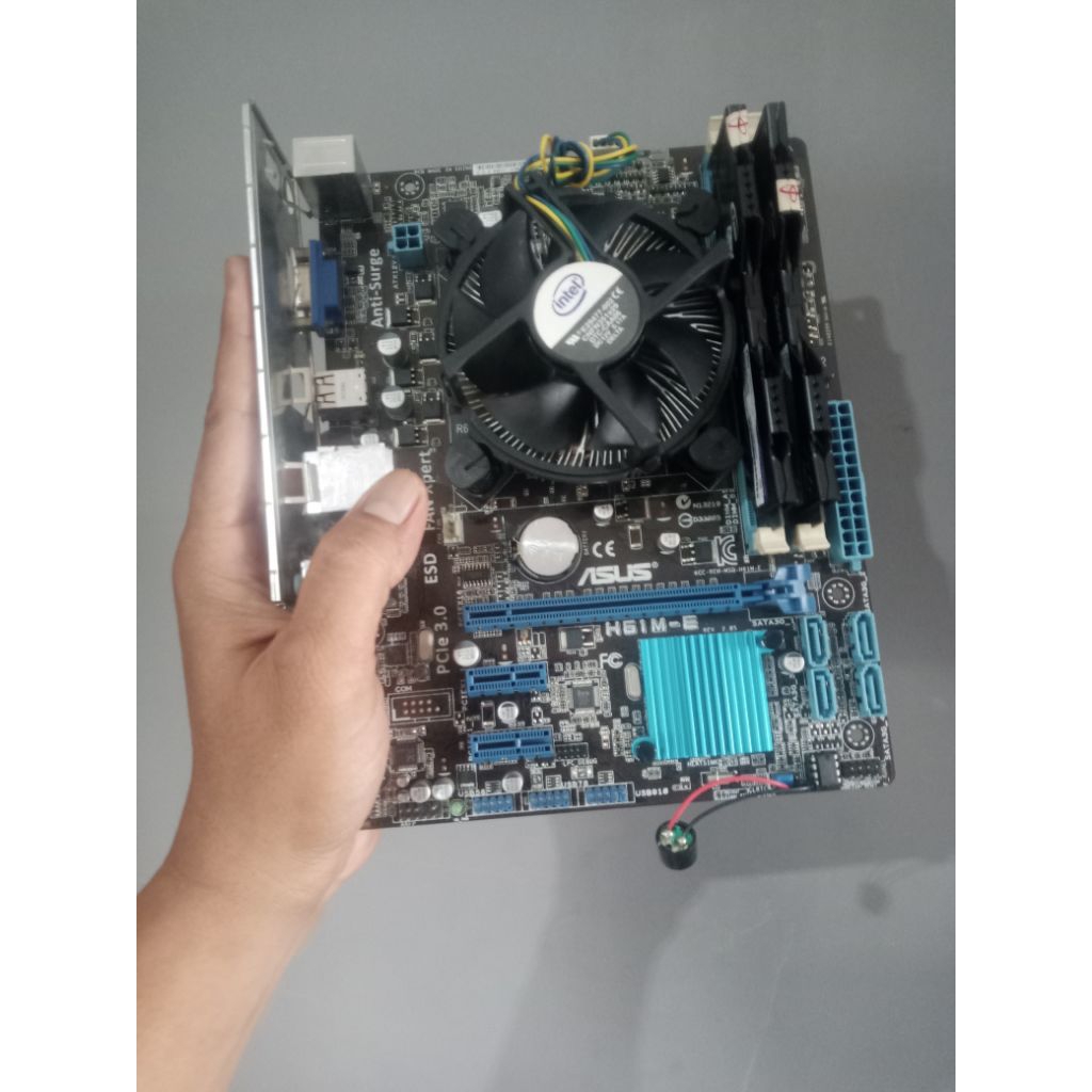 Motherboard H61 Ram 8gb i5 2400 Second