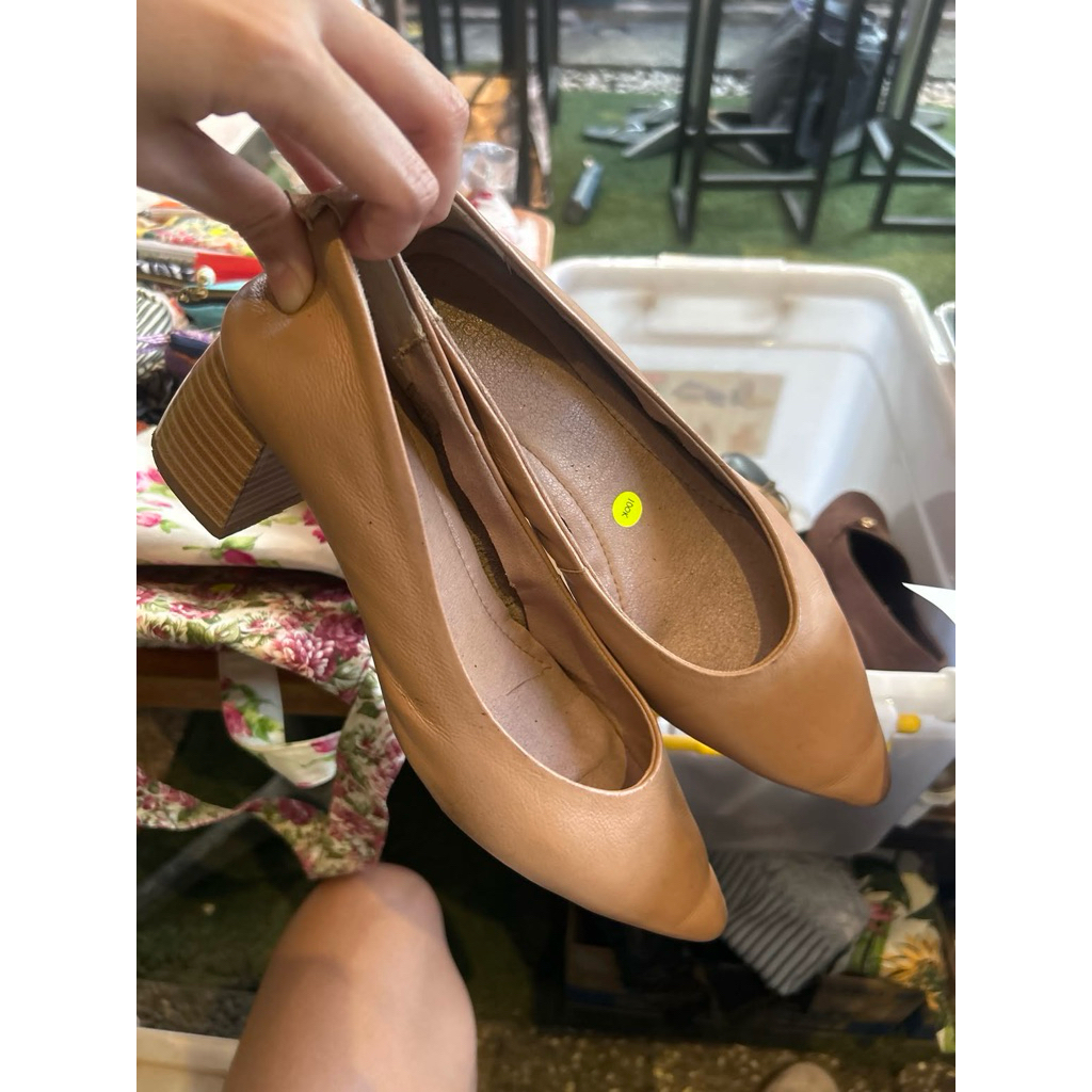 Preloved Prettyfit Pump Heels