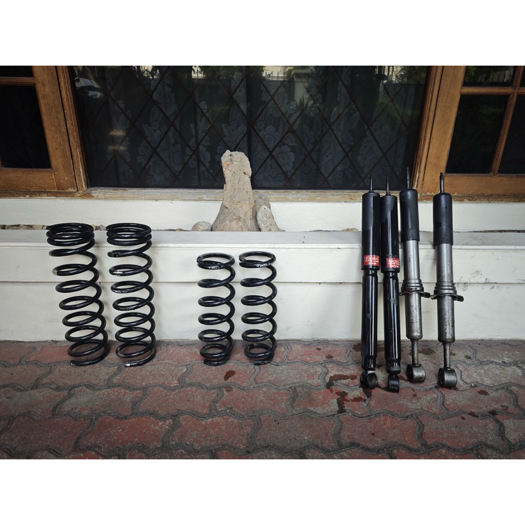 shock breaker fortuner vnt 2014 copotan ori kyb trd bekas