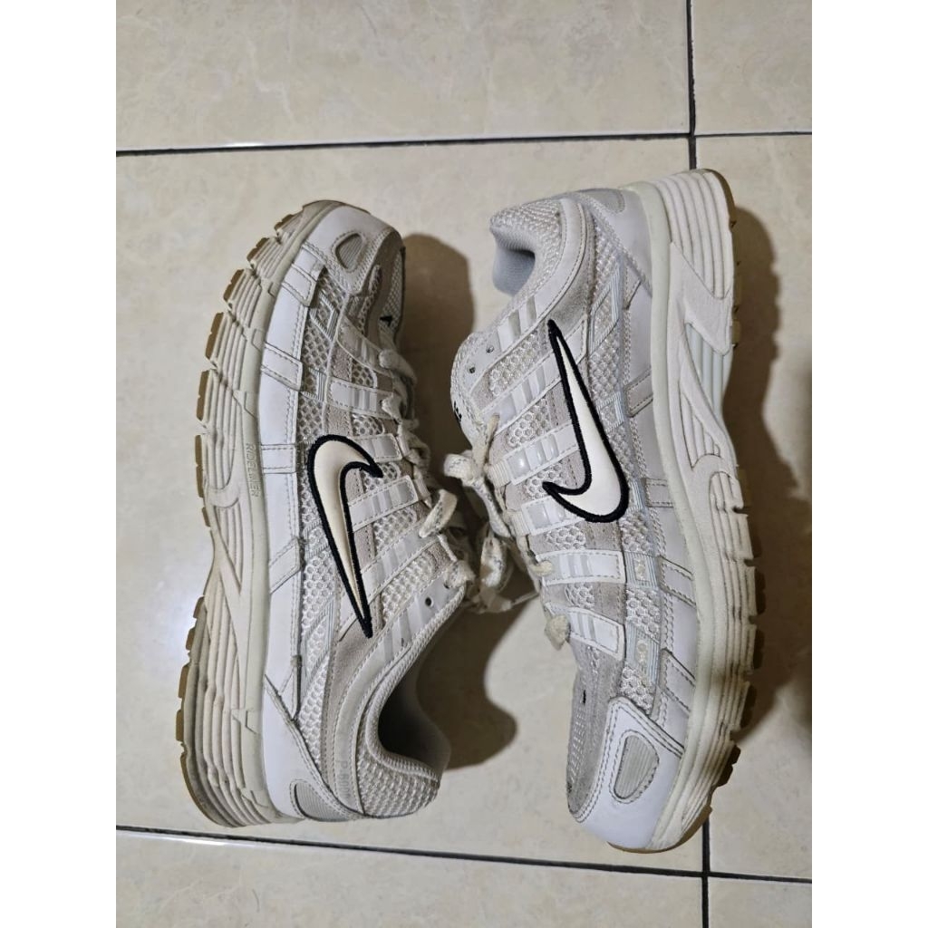 Sepatu Nike P-6000