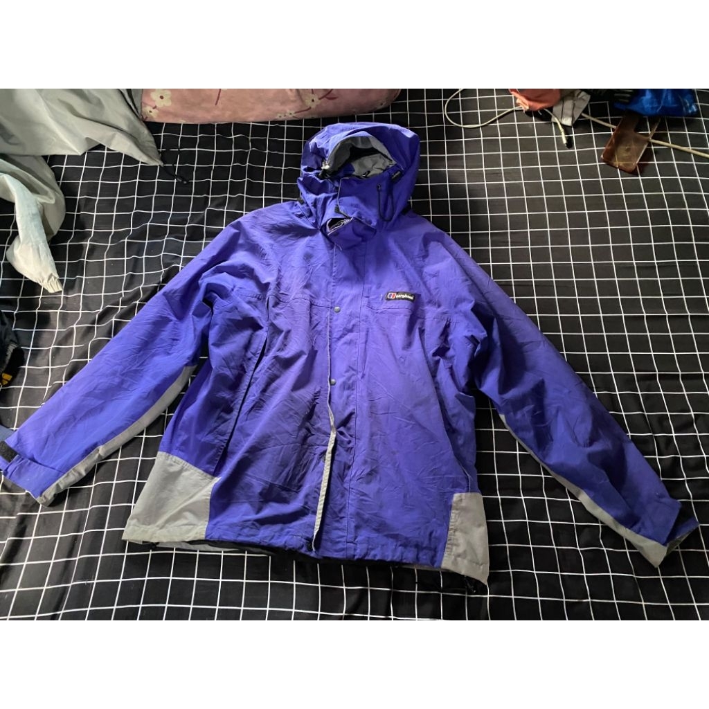 outdoor berghaus goretex gorpcore