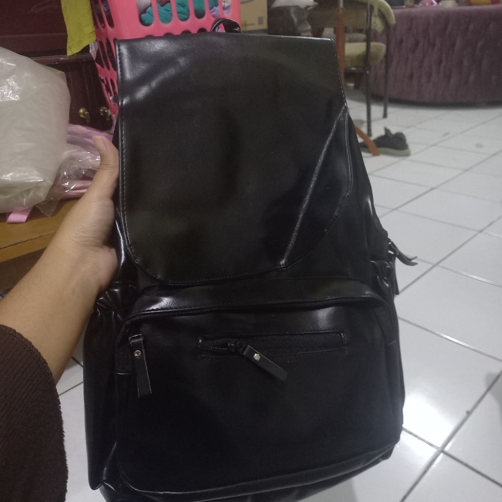 Preloved tas ransel wanita / tas bahan kulit / tas laptop