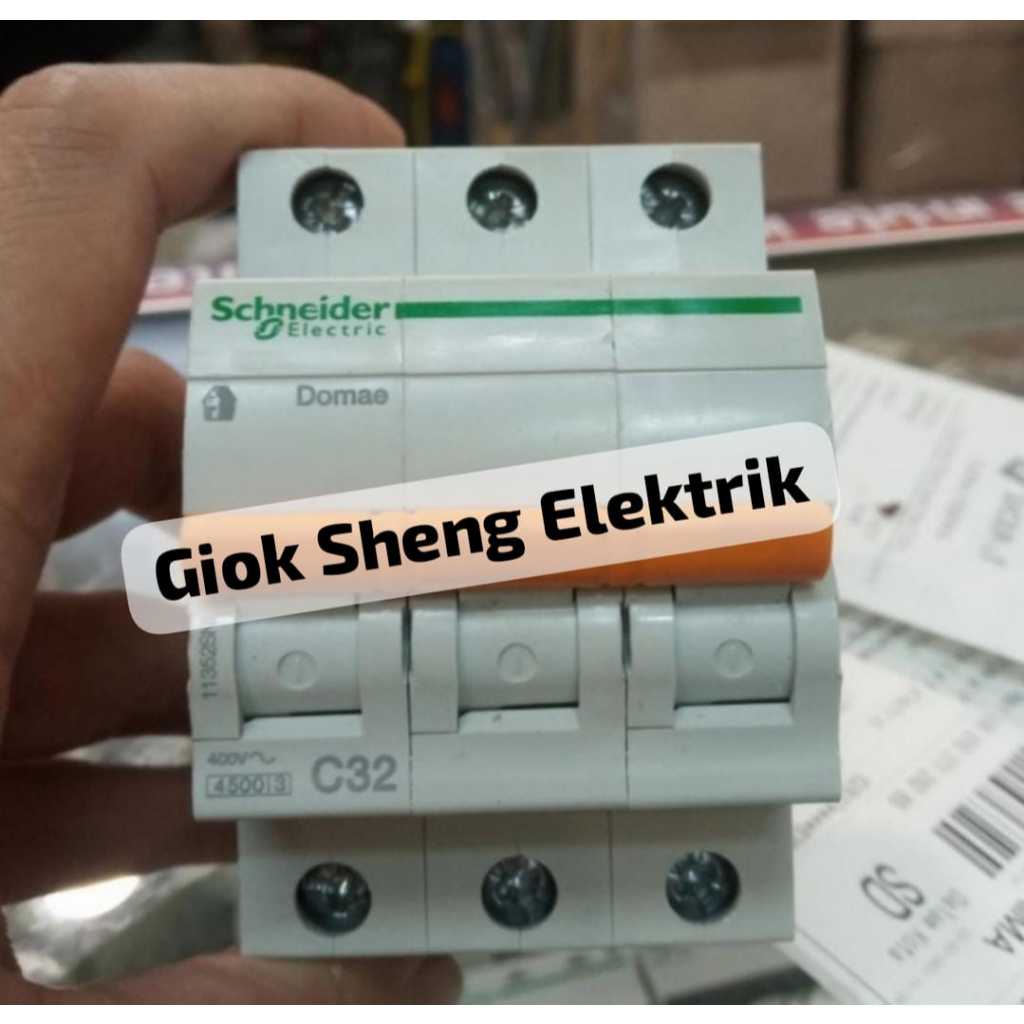 MCB 3PHASE 32A 4,5kA DOMAE SCHNEIDER