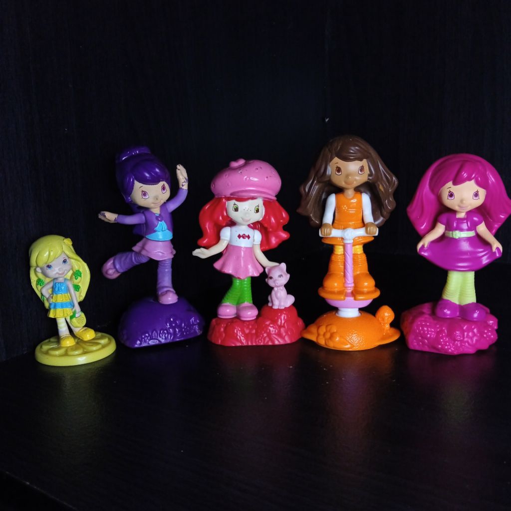 Preloved Action Figure Strawberry Shortcake McDonald 2011