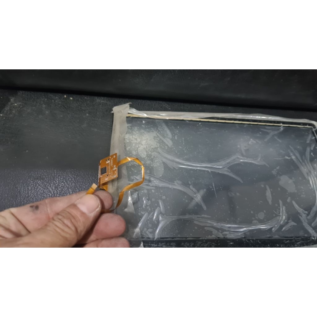 Touch screen Head Unit android mobil 24x 16 cm 8 pin kondisi RUSAK