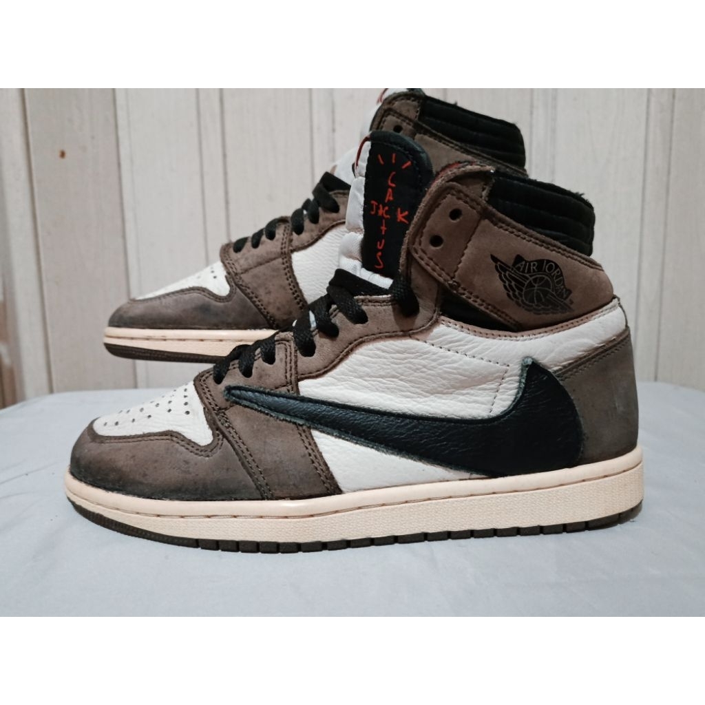 Sepatu Nike AJ1 Retro High OG x Travis Scott