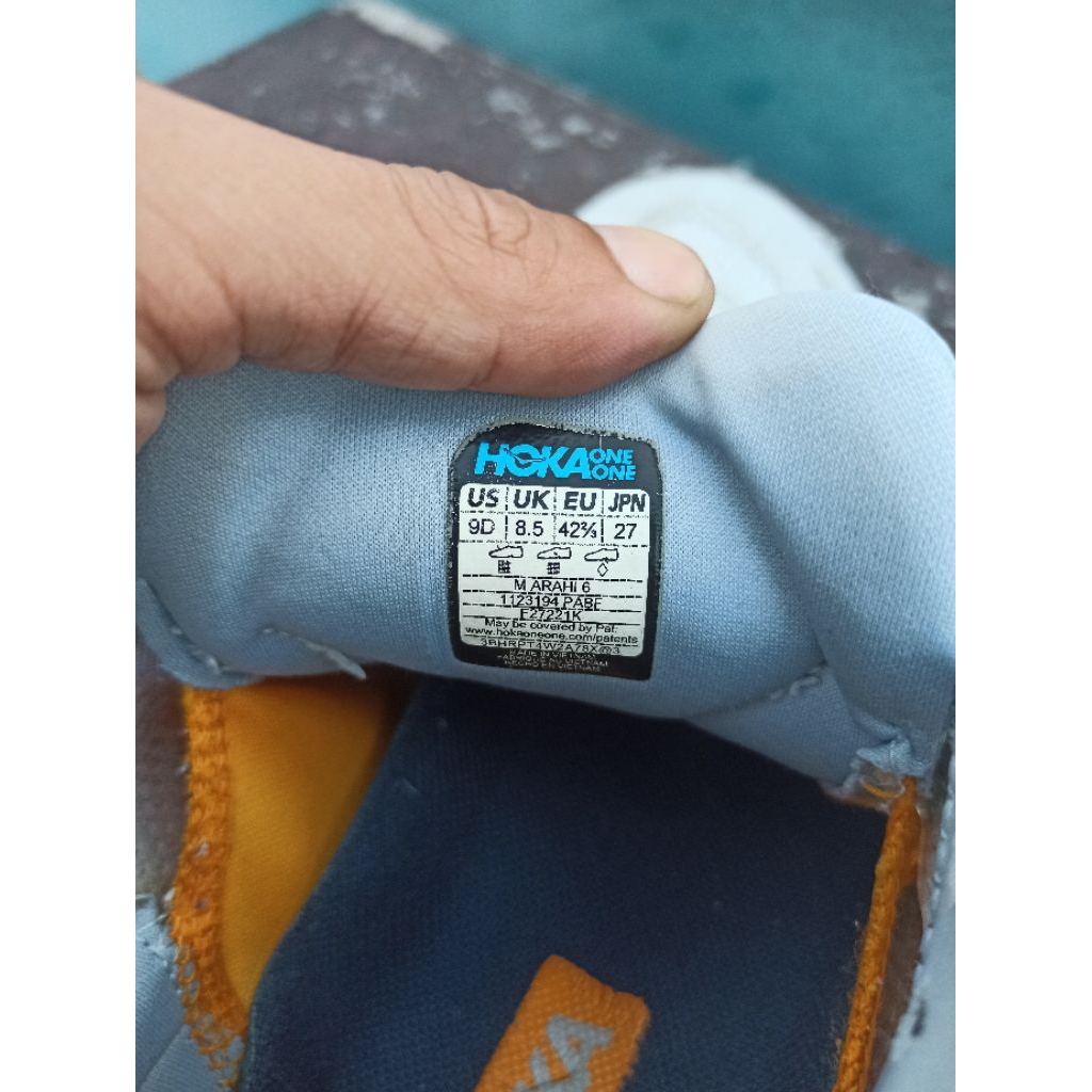 Hoka arahi 6 second size 42