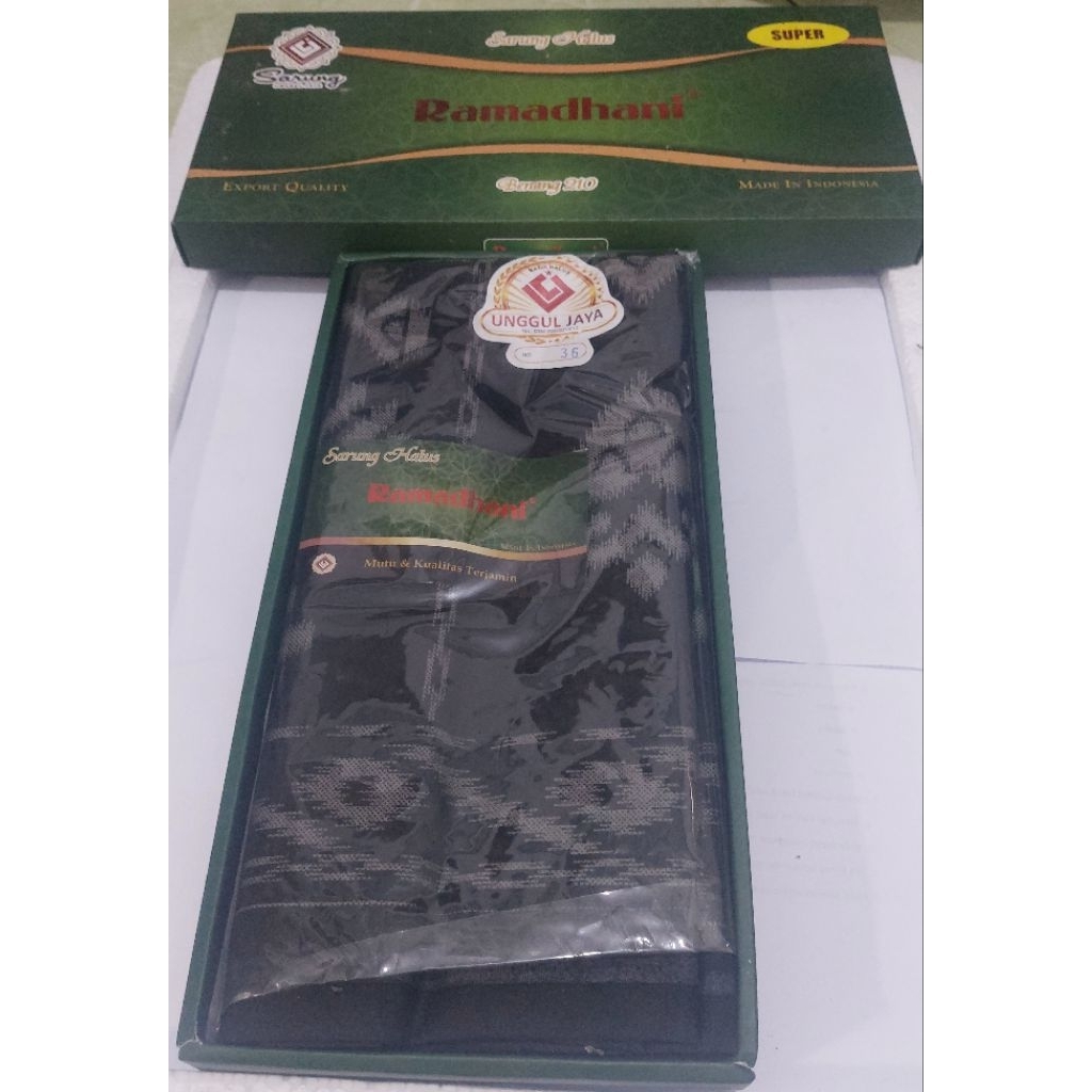 sarung pria ramadhani merk unggul jaya