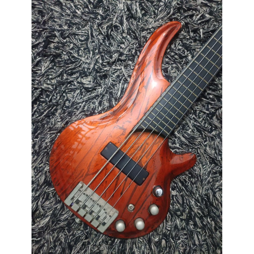Bass CORT CURBOW 5 STRING AKTIF PRECISION BASS