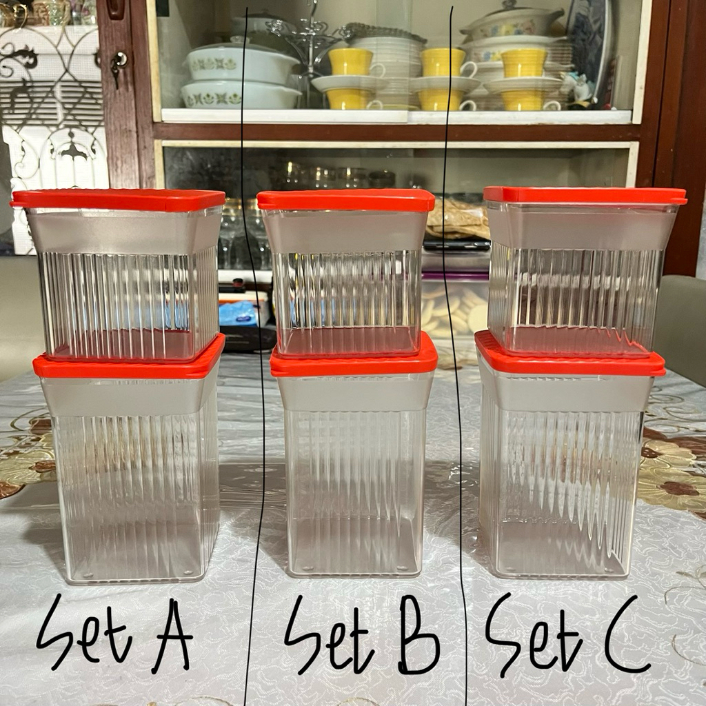 Preloved Tupperware Family Mate Set