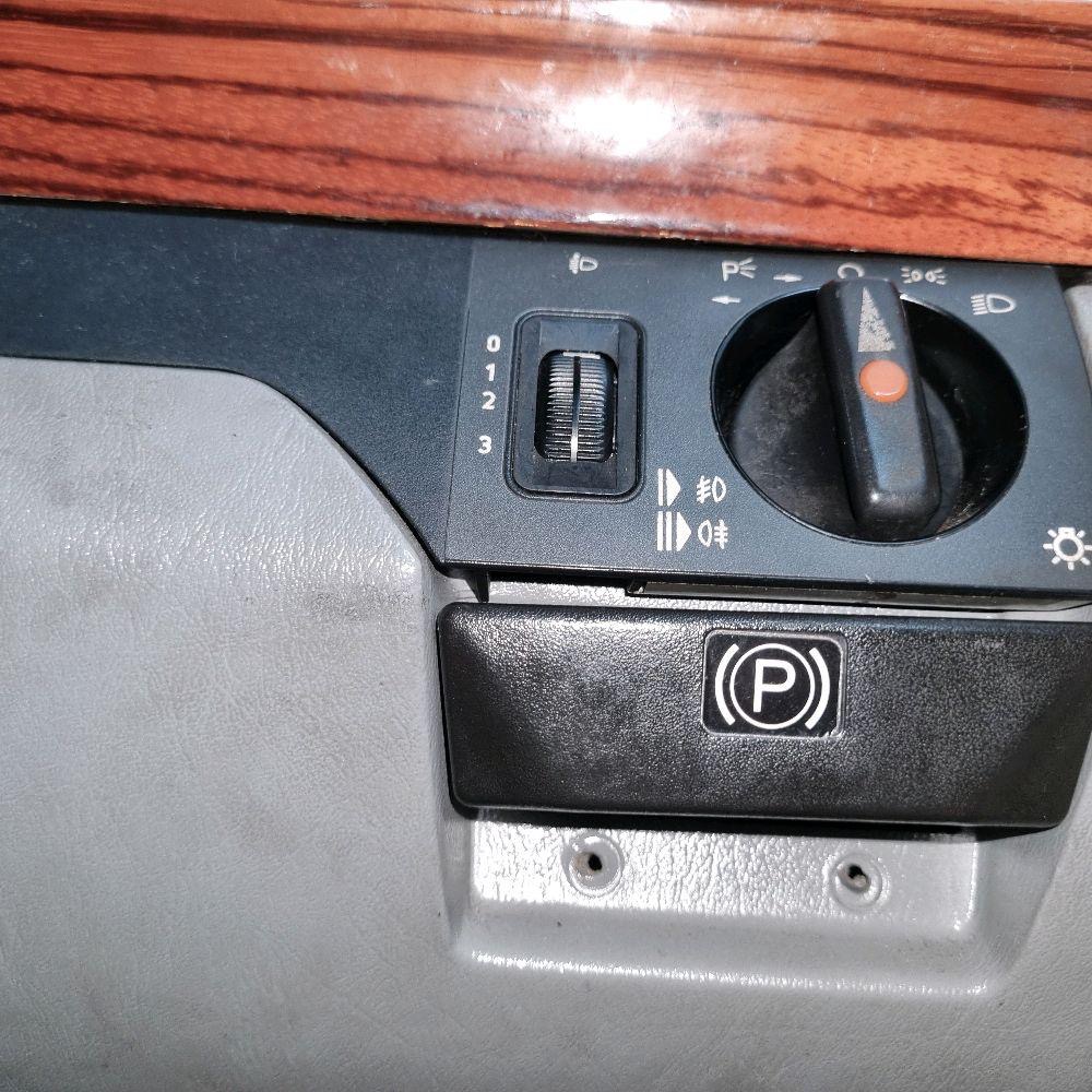 panel saklar lampu dan panel ring kunci Mercedes benz w124