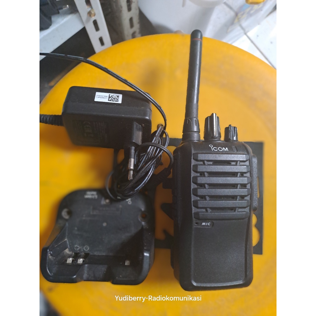 HT ICOM F4003 UHF 350 MHZ HT ANTI AIR ICOM IC-F4003 UHF 350.000 MHZ NORMAL