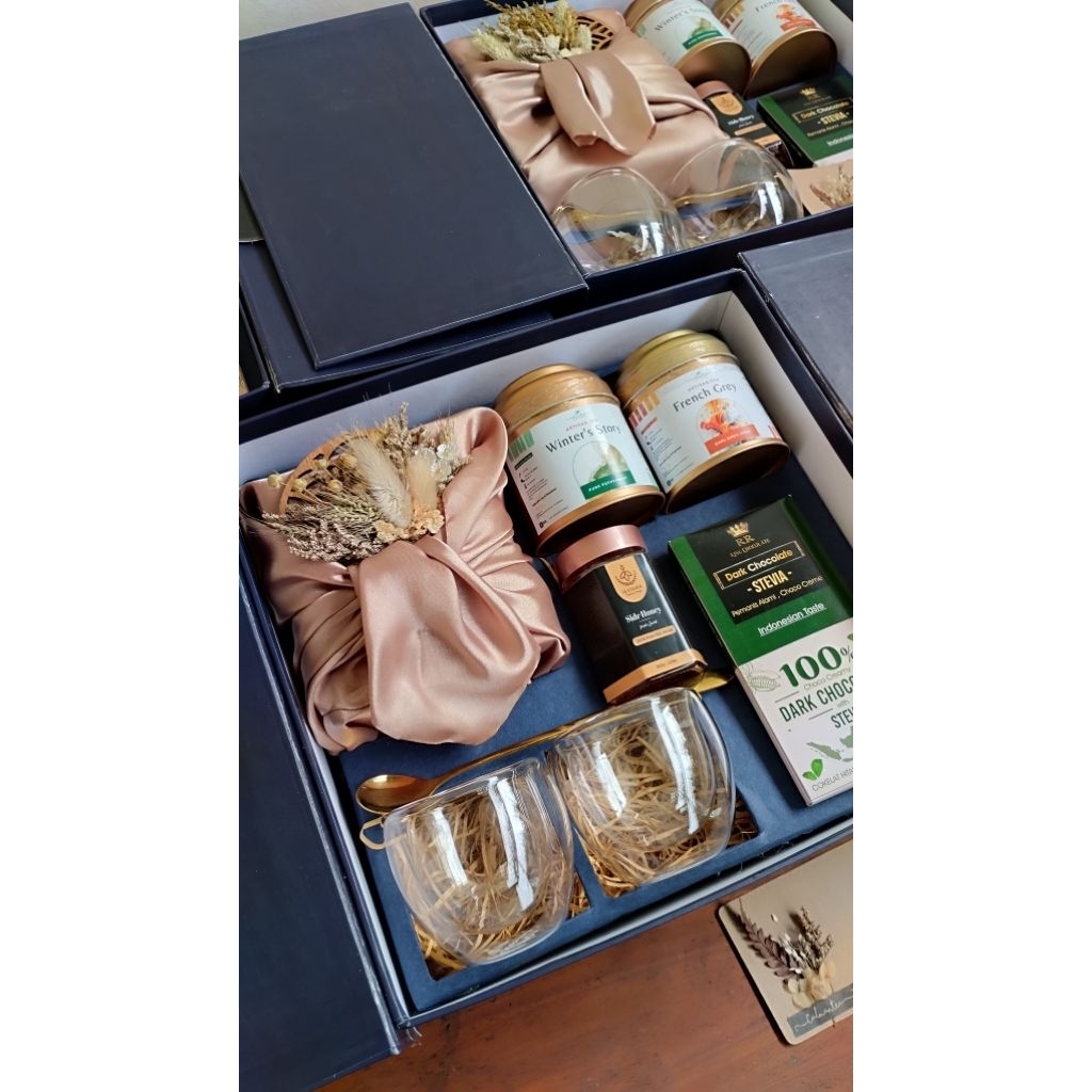 Gift Box Hampers Corporate/Premium Gift hampers