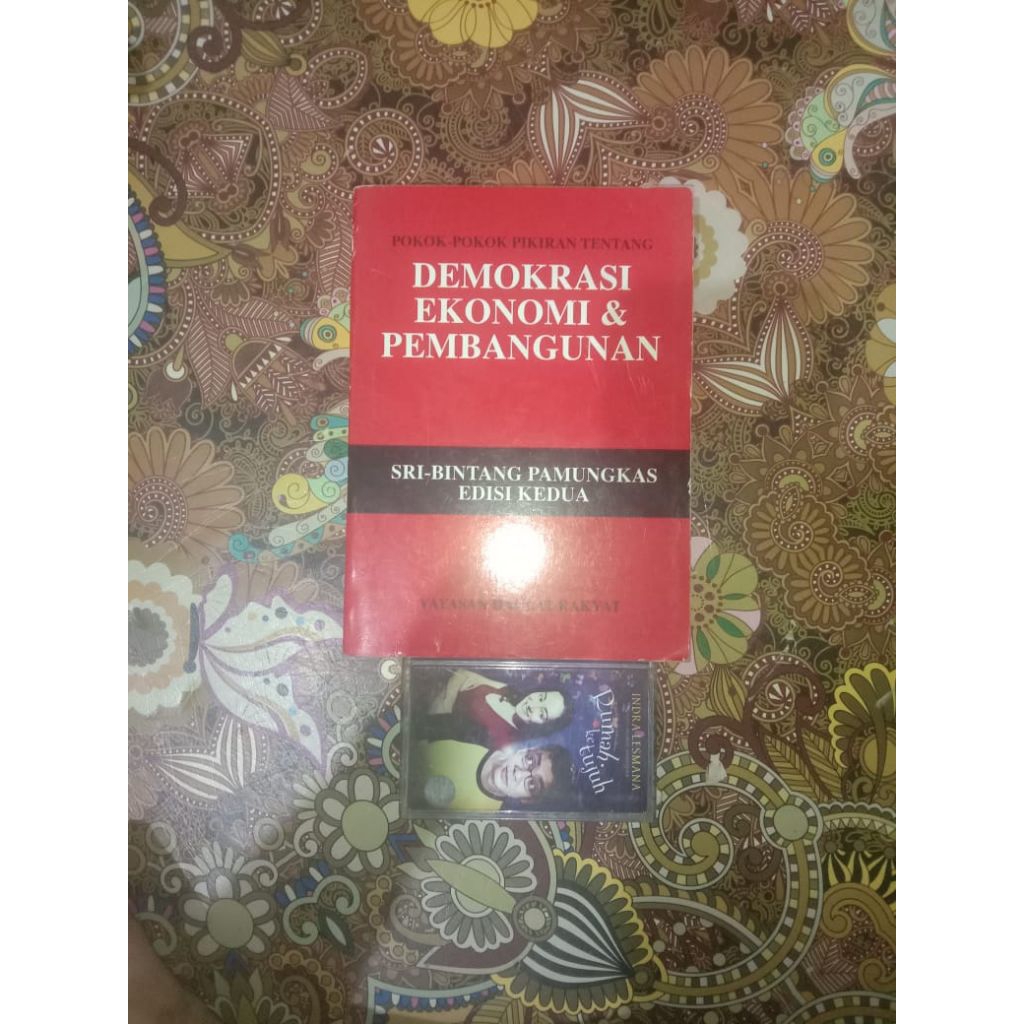 BUKU DEMOKRASI EKONOMI & PEMBANGUNAN
