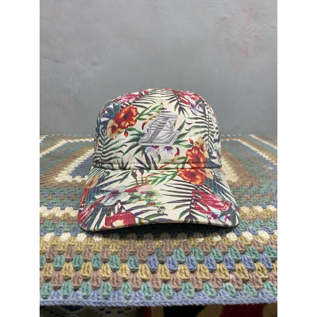 topi new era x Nba lakers