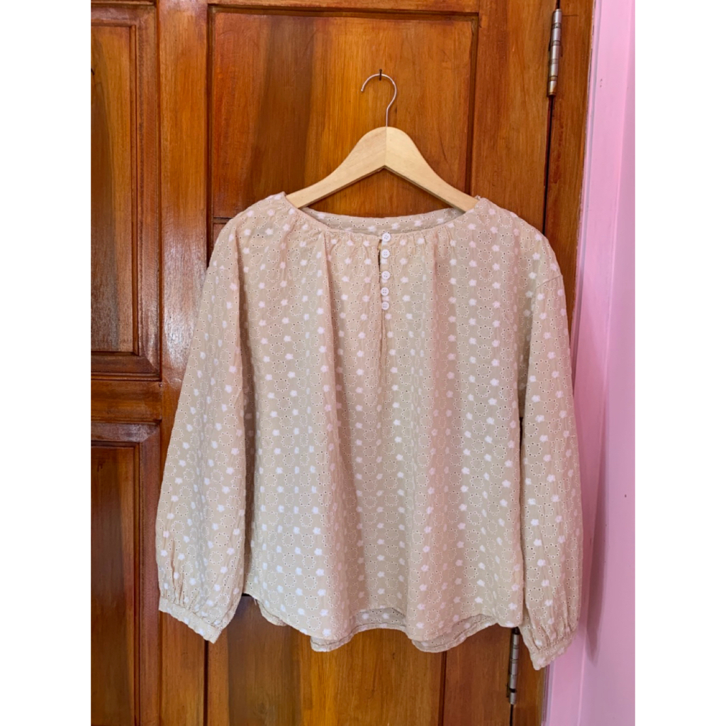 •Preloved• BLOUSE EMBROIDERY