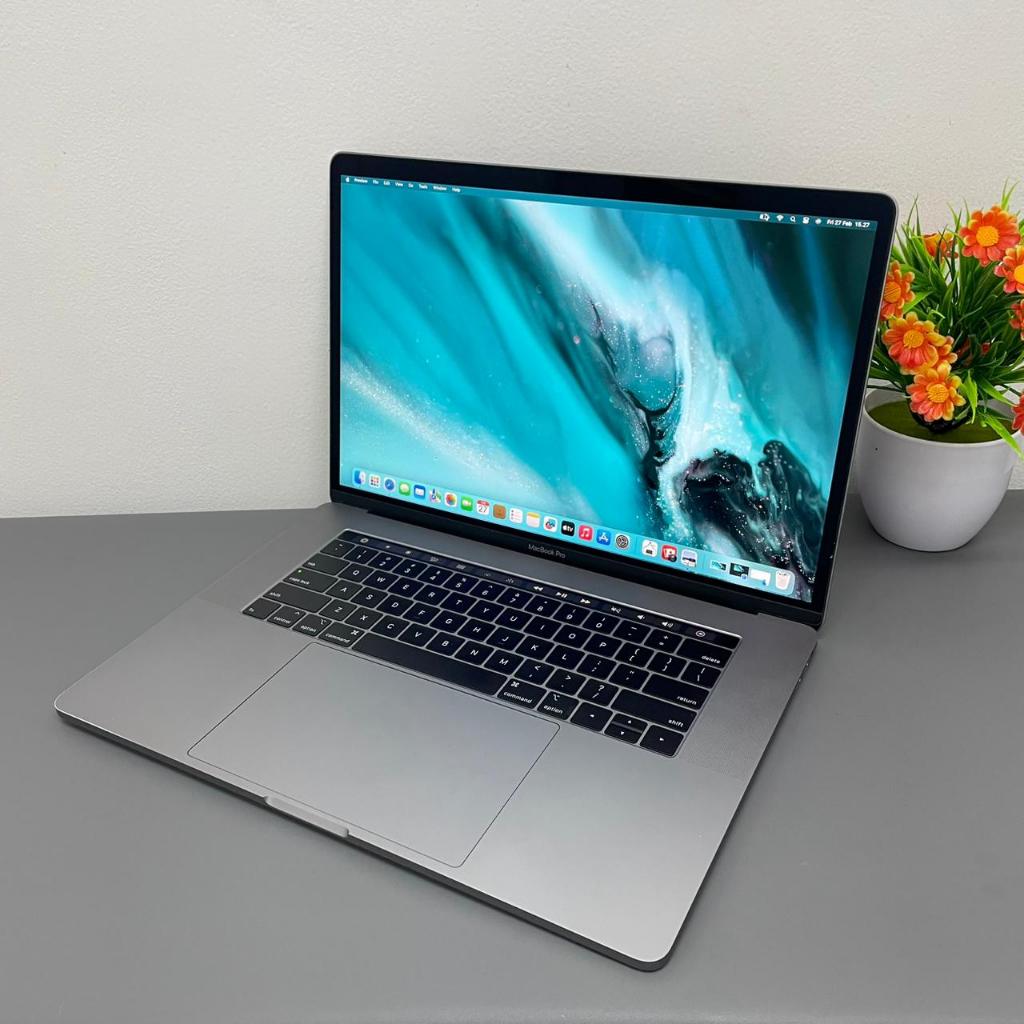 Macbook Pro 2018 Touchbar Core i7 Ram 16/32GB SSD 512 GB Layar 15 Inch mulus second