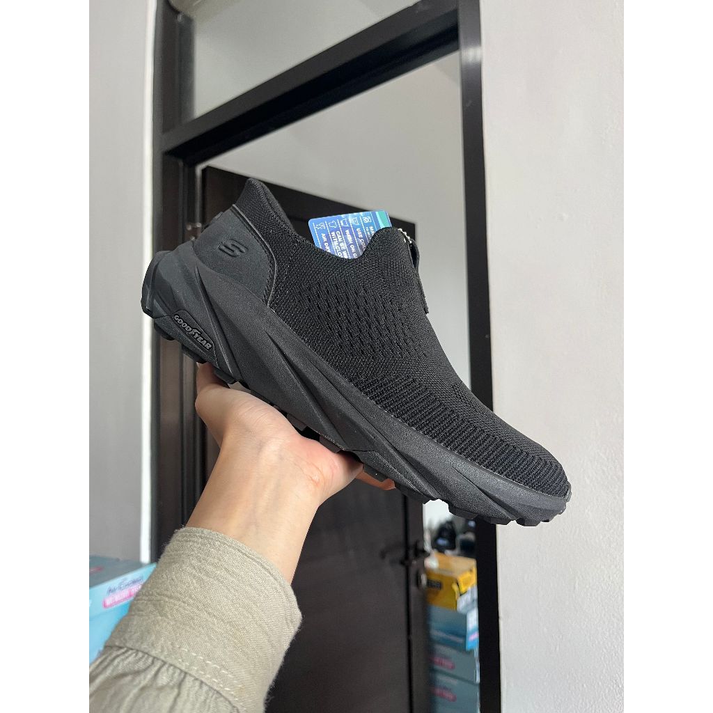 LIMITED EDITION SEPATU PRIA SKECHERS CONNER MILTON BLACK ORIGINAL 211145BBK