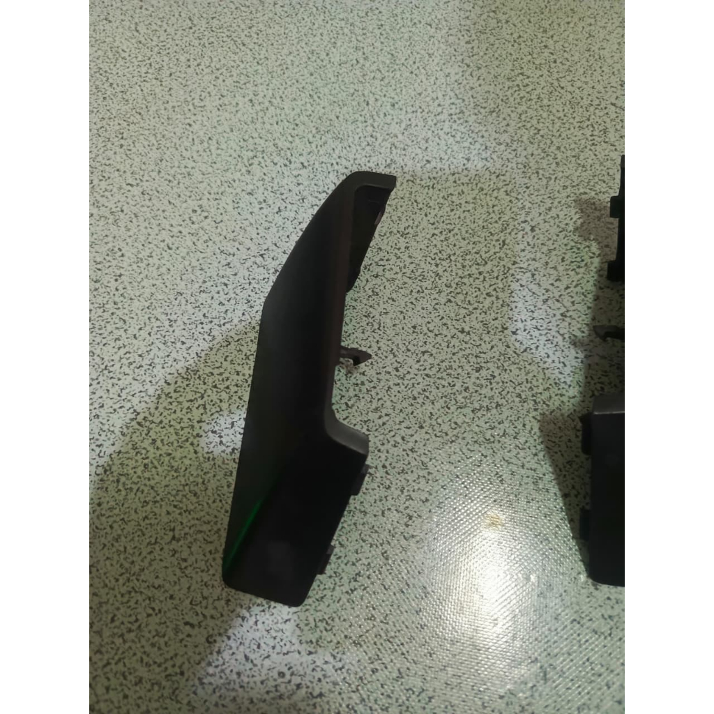 Tutup roof rail Fortuner