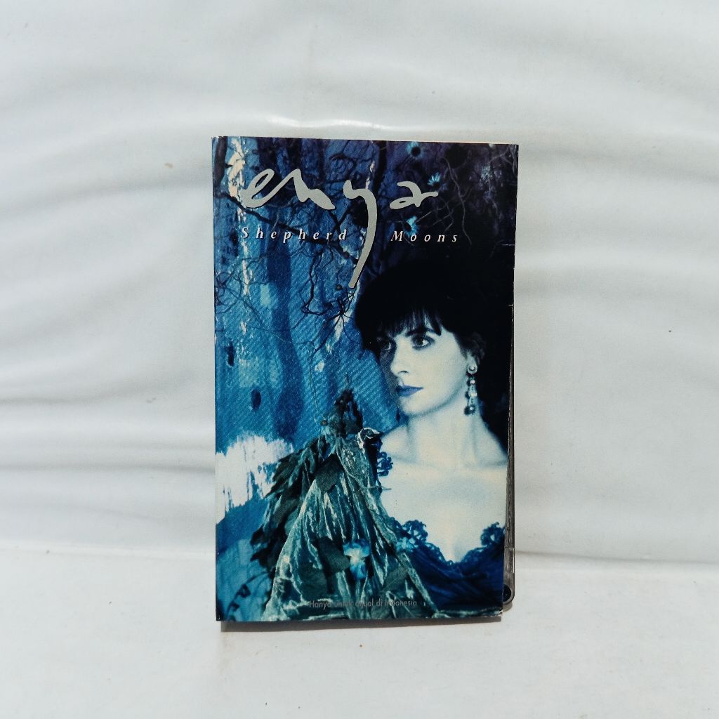 Kaset Enya - Shepherd Moons Up