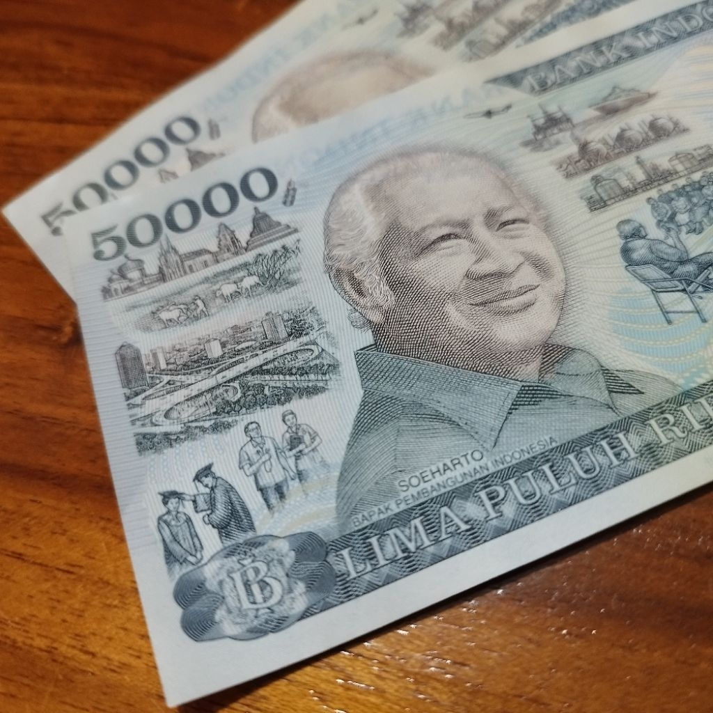 uang kuno koleksi 50 rb Soeharto polymer / kaya plastik. hologram bagus