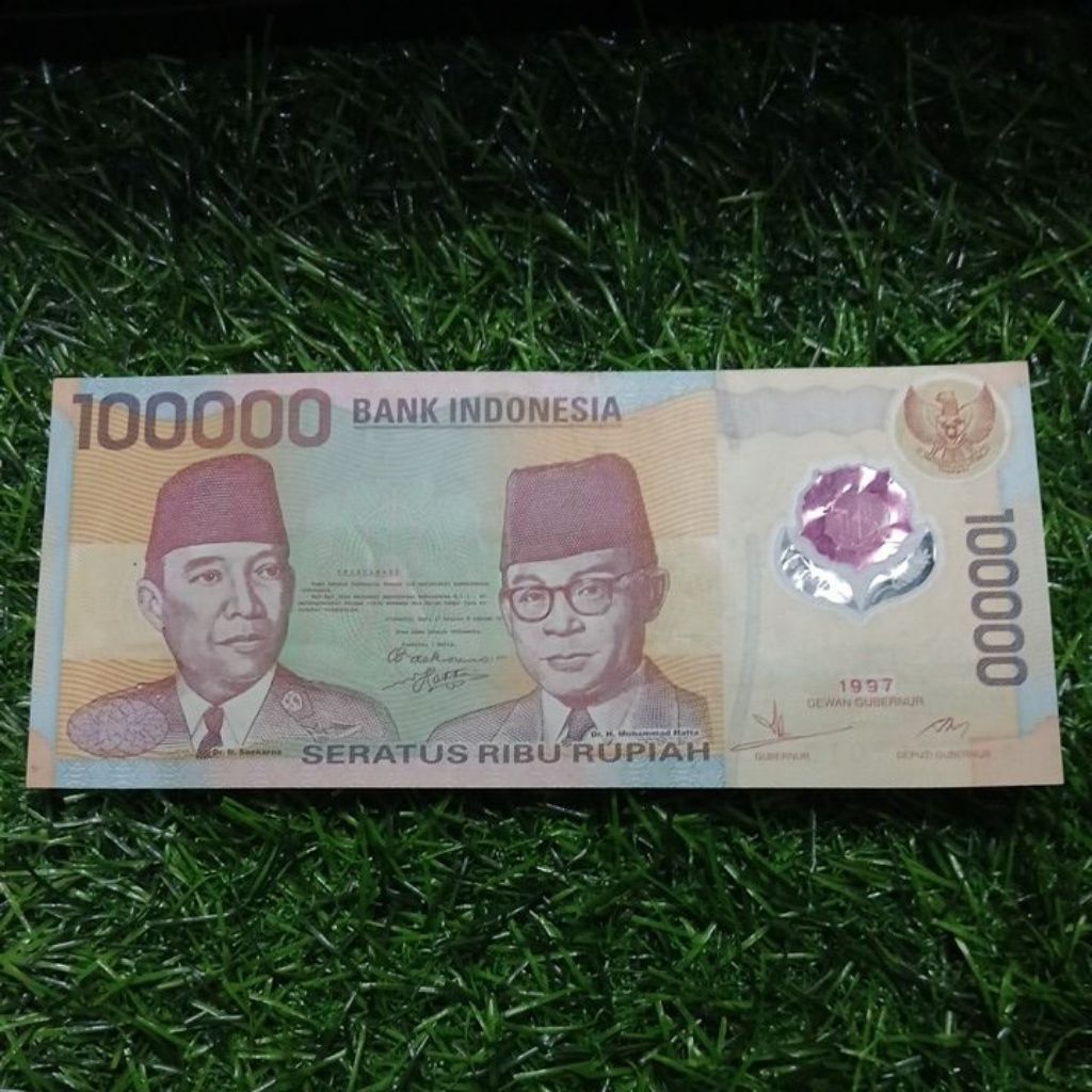Uang kuno 100000 tahun 1997 garuda merah
