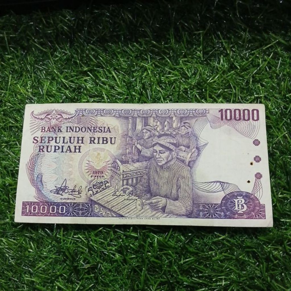 uang kuno 10000 gamelan 1979 asli.4
