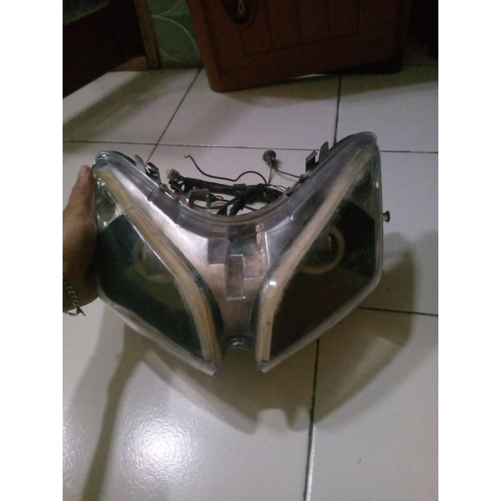 Reflektor Lampu Bi-LED + Halis Running DepanHonda Vario 110 Karbu