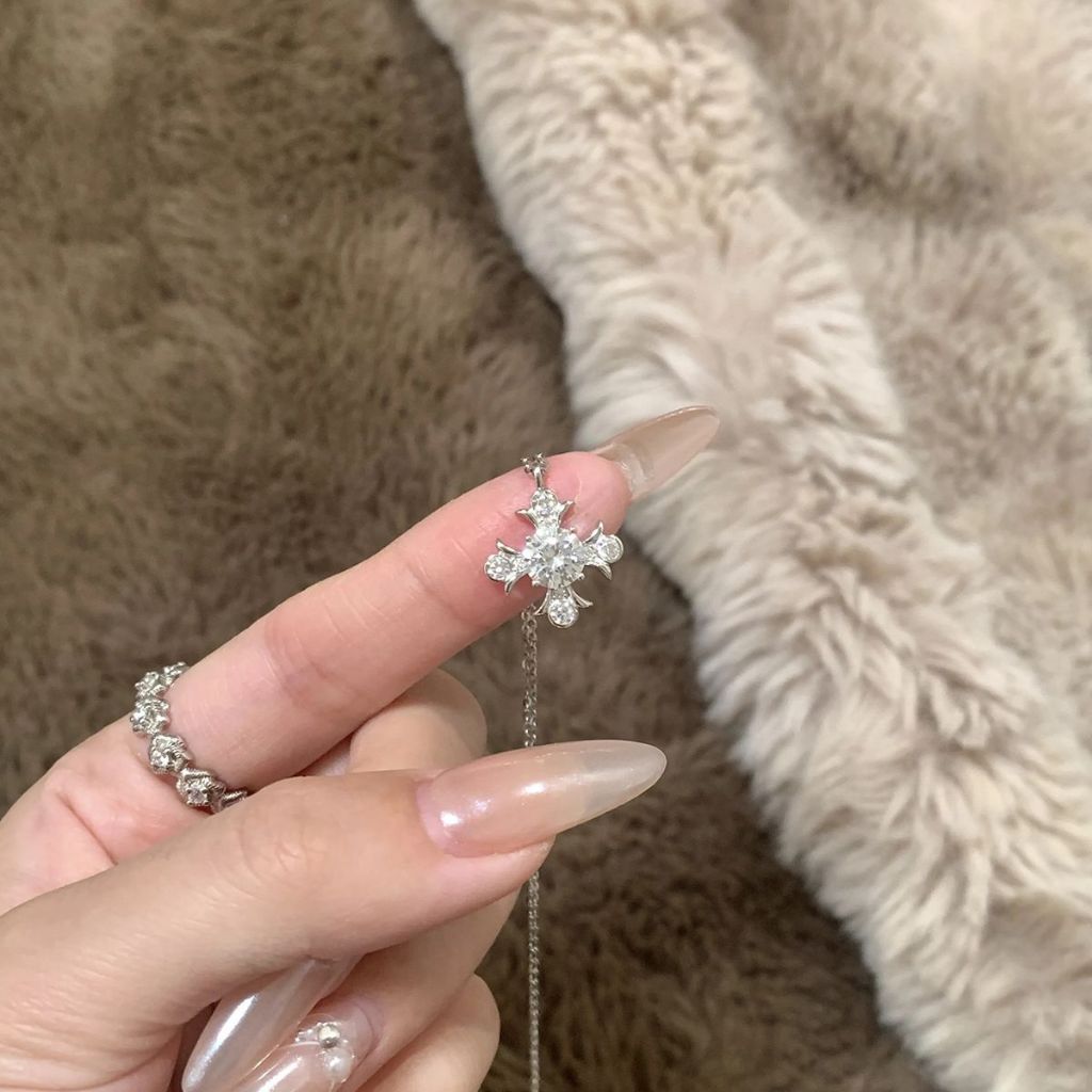 OMG Perhiasan.Shop - Kalung Wanita Cross Bloom Silver Elegan KS132