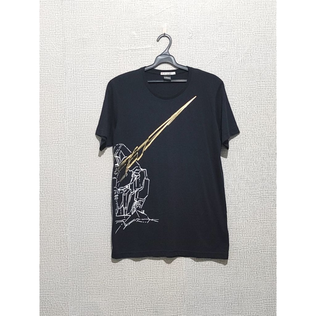 kaos uniqlo gundam official tag